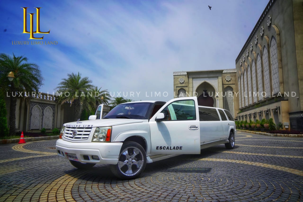 Cadillac Escalade Super Stretch Limousine: the epitome of luxury